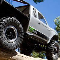 New - Axial SCX10 RTR