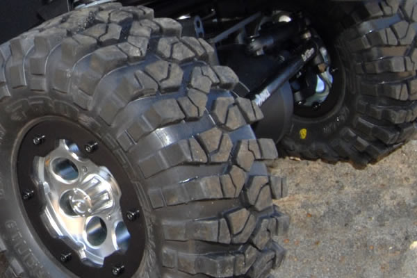 Axial Racing&nbsp;SCX10 1/10th Scale Crawler Kit with Trail Honcho Body