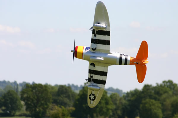FMS&nbsp;WWII P-47 Thunderbolt 1400 Series Electric ARTF Aircraft with Retract Landing Gear